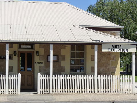 Coonawarra Motor Lodge - Australian Directory 5