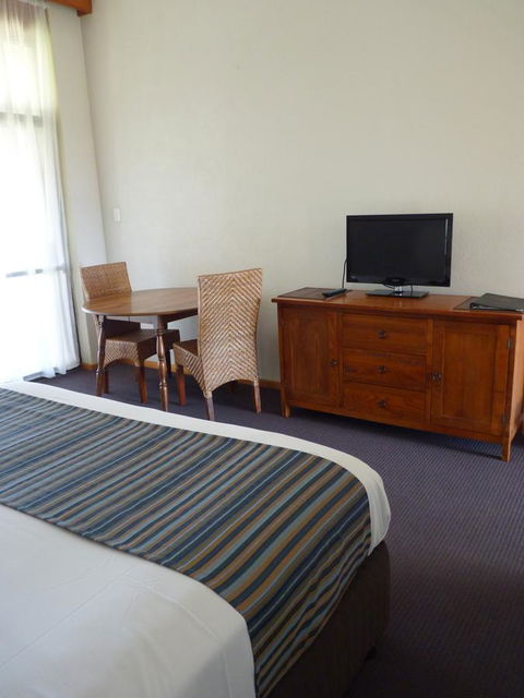 Coonawarra Motor Lodge - Australian Directory 6