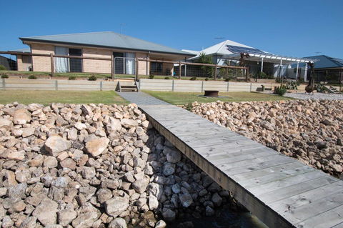 Waterfront On Jefferson, At Wellington Marina, SA - Australian Directory 19