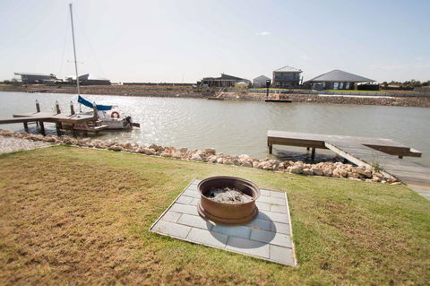 Waterfront On Jefferson, At Wellington Marina, SA - Australian Directory 2