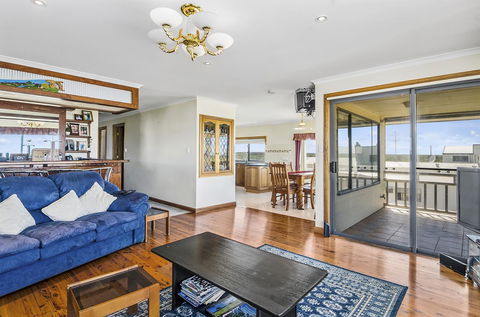 Rocks Retreat House With Sea Views - Australian Directory 0
