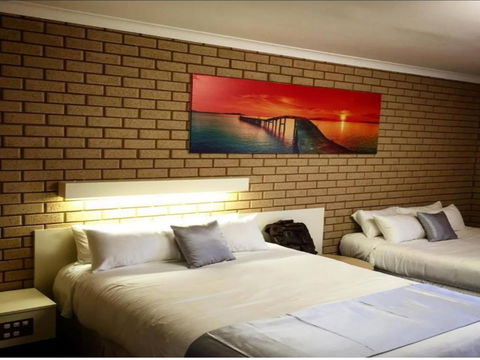 Carnarvon Motel WA - Australian Directory 28