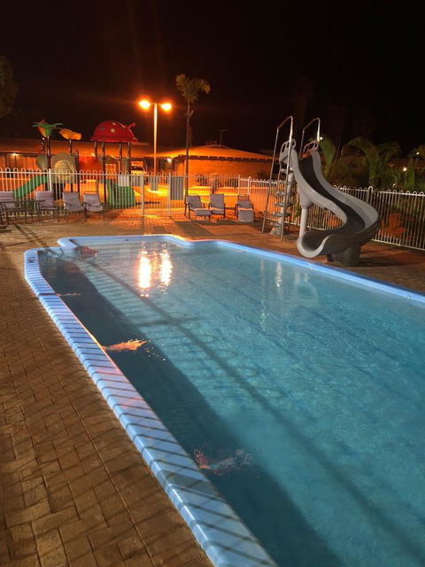 Carnarvon Motel WA - Australian Directory 11