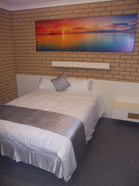 Carnarvon Motel WA - Australian Directory 38