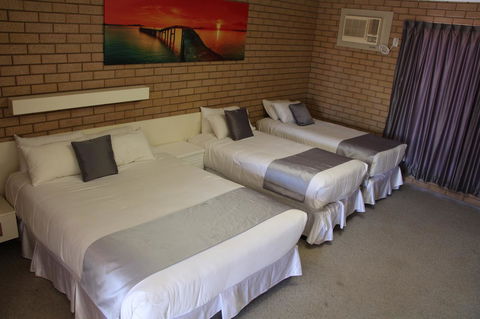Carnarvon Motel WA - Australian Directory 20