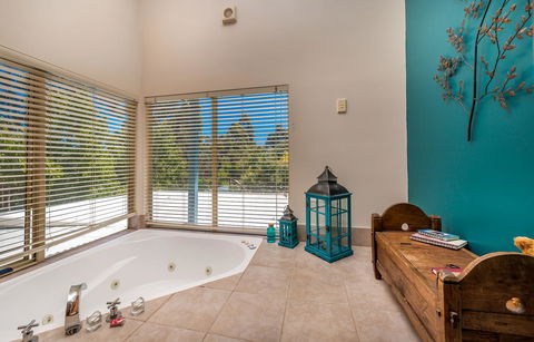 Chimes Spa Retreat - Australian Directory 9