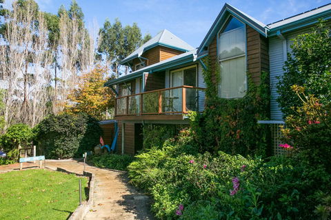 Chimes Spa Retreat - Australian Directory 32