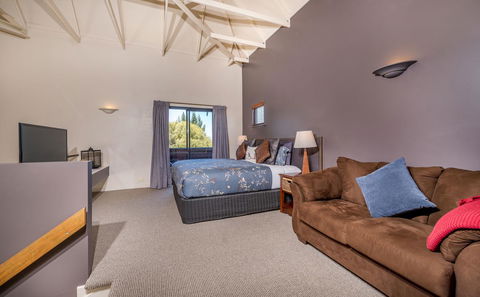 Chimes Spa Retreat - Australian Directory 13