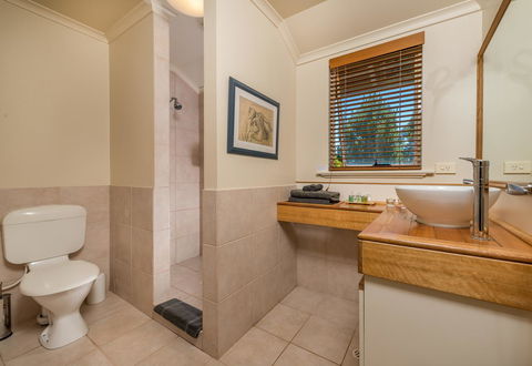 Chimes Spa Retreat - Australian Directory 18