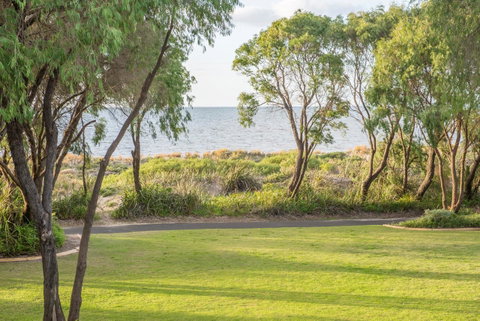Cape View Beach Resort - Australian Directory 13