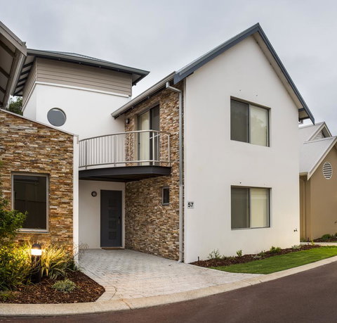 Cape View Beach Resort - Australian Directory 31