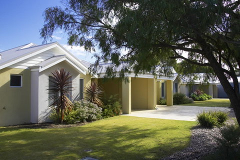 Cape View Beach Resort - Australian Directory 30