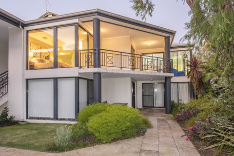 Cape View Beach Resort - Australian Directory 34
