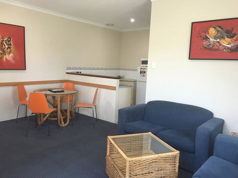 Bunbury Apartment Motel - Australian Directory 3
