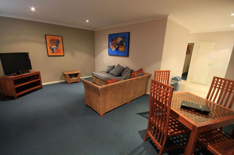 Bunbury Apartment Motel - Australian Directory 11