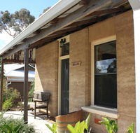 Hotham Ridge Winery and Cottages - Australian Directory