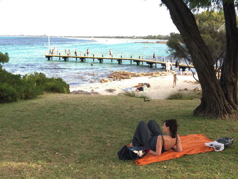 Sandpiper Retreat - Australian Directory 36