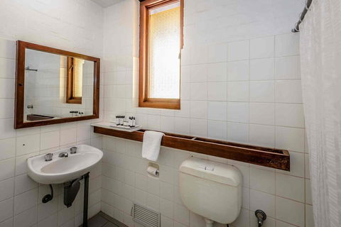 Wintersun Hotel - Australian Directory 10