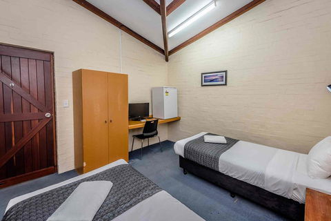 Wintersun Hotel - Australian Directory 15