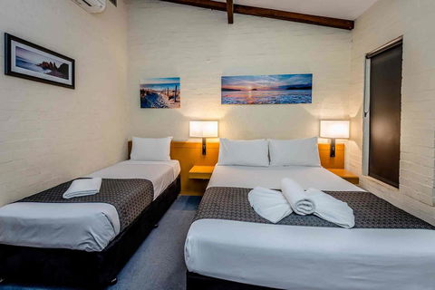 Wintersun Hotel - Australian Directory 20