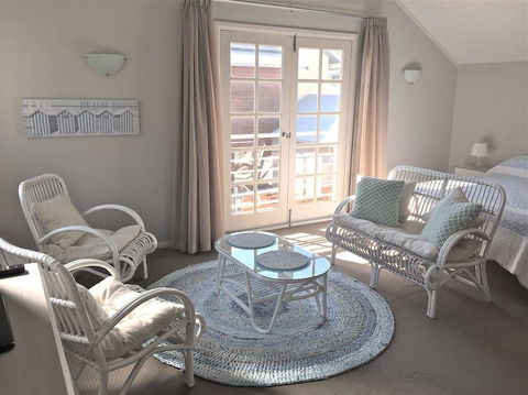 Fremantle Local Beach Studio - Australian Directory 8