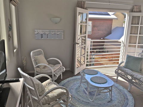 Fremantle Local Beach Studio - Australian Directory 0