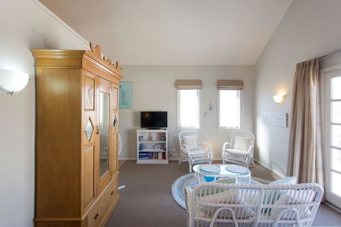 Fremantle Local Beach Studio - Australian Directory 2