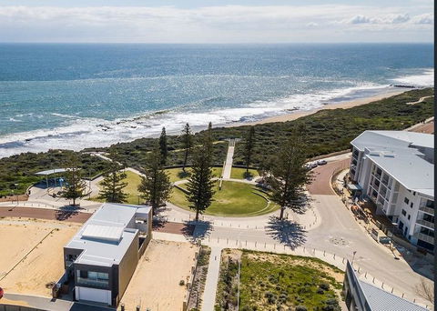 Mandurah Beach Front Apartment - Australian Directory 1