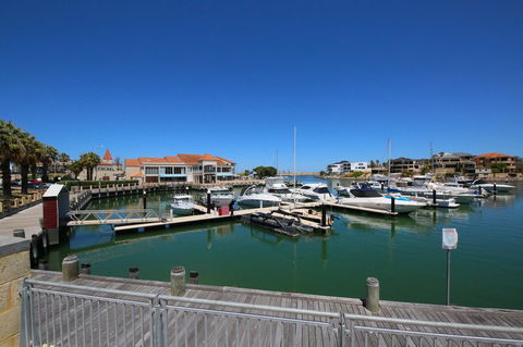 Studio Style Mindarie Marina - Australian Directory 10