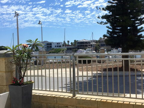 Studio Style Mindarie Marina - Australian Directory 1