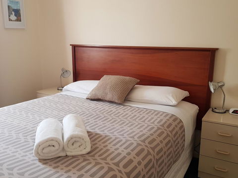 Park Avenue Holiday Units - Australian Directory 6