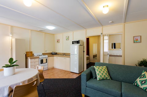 Park Avenue Holiday Units - Australian Directory 15