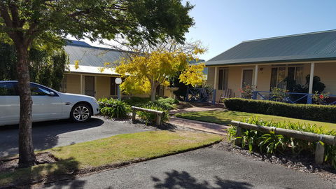Park Avenue Holiday Units - Australian Directory 20