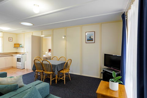 Park Avenue Holiday Units - Australian Directory 8