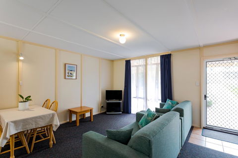 Park Avenue Holiday Units - Australian Directory 10