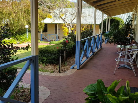 Park Avenue Holiday Units - Australian Directory 25