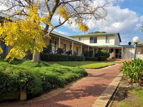 Park Avenue Holiday Units - Australian Directory 0