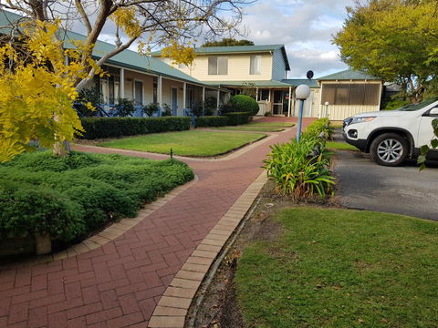 Park Avenue Holiday Units - Australian Directory 19