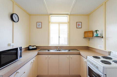 Park Avenue Holiday Units - Australian Directory 7