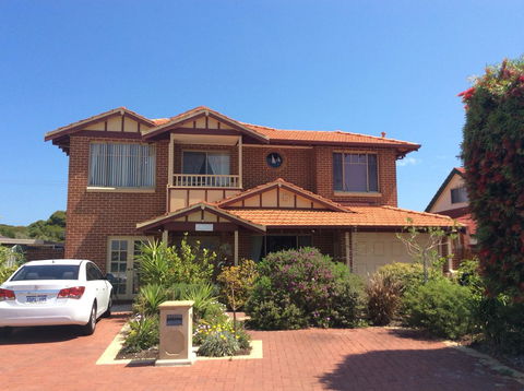 Crossland House - Australian Directory 0