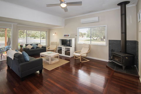 Sea La Vie - Australian Directory 5