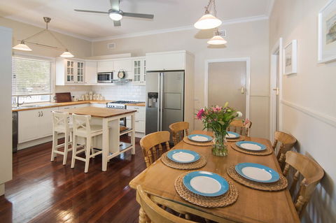 Sea La Vie - Australian Directory 3