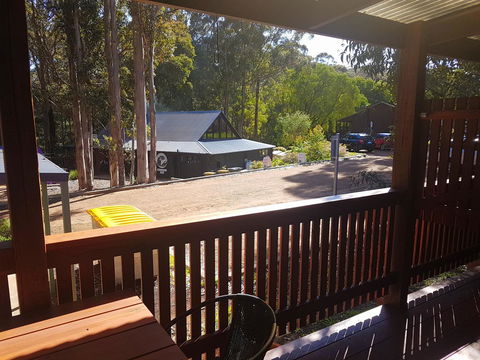Adamsons Riverside Accommodation - Australian Directory 19