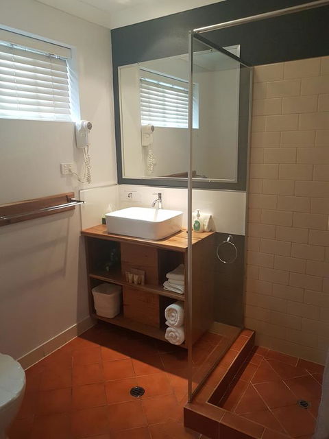 Adamsons Riverside Accommodation - Australian Directory 2