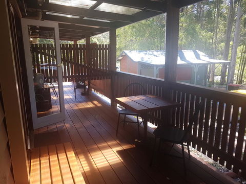 Adamsons Riverside Accommodation - Australian Directory 13