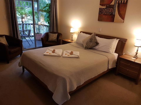 Adamsons Riverside Accommodation - Australian Directory 33