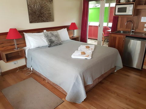 Adamsons Riverside Accommodation - Australian Directory 30