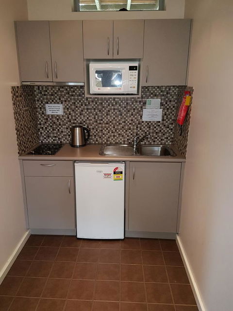 Adamsons Riverside Accommodation - Australian Directory 37