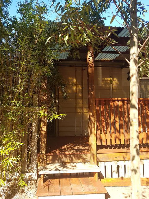 Adamsons Riverside Accommodation - Australian Directory 26