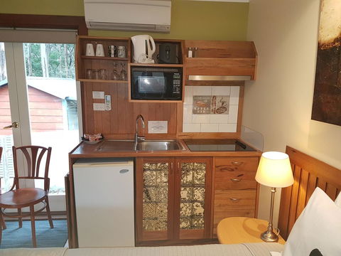 Adamsons Riverside Accommodation - Australian Directory 42